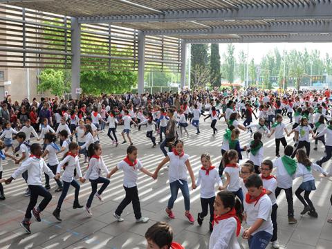 La dansa tradicional a les escoles de Rubí